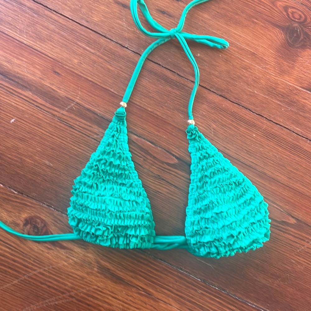 Pily q swim top like new